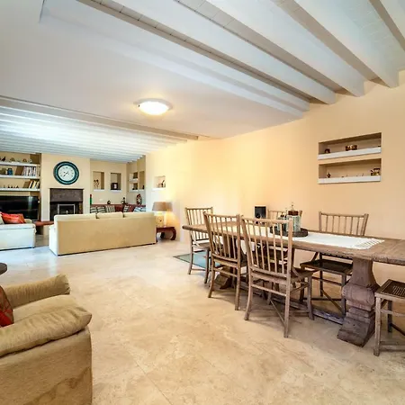 Siora Tanto Rustic Vila Exanthia