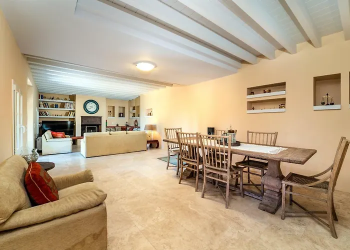 Siora Tanto Rustic Villa Exanthia